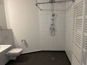 Ihre Traumwohnung mit Einbauküche wartet auf Sie! – 1237 Dresden – Vorschaubild 6