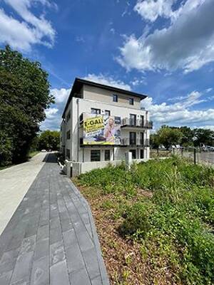 *** NEUBAU * 2 Zimmer *Stellplatz * Balkon * Wärmepumpe / Kühlung ***