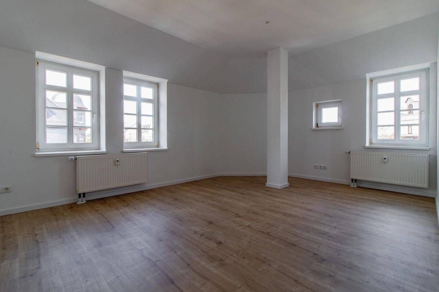 6% Rendite - neu modernisiert & vermietet: energieeffizienter Wohntraum, EBK, Wellness-Bad, Top-Lage – Chemnitz – Vorschaubild 5