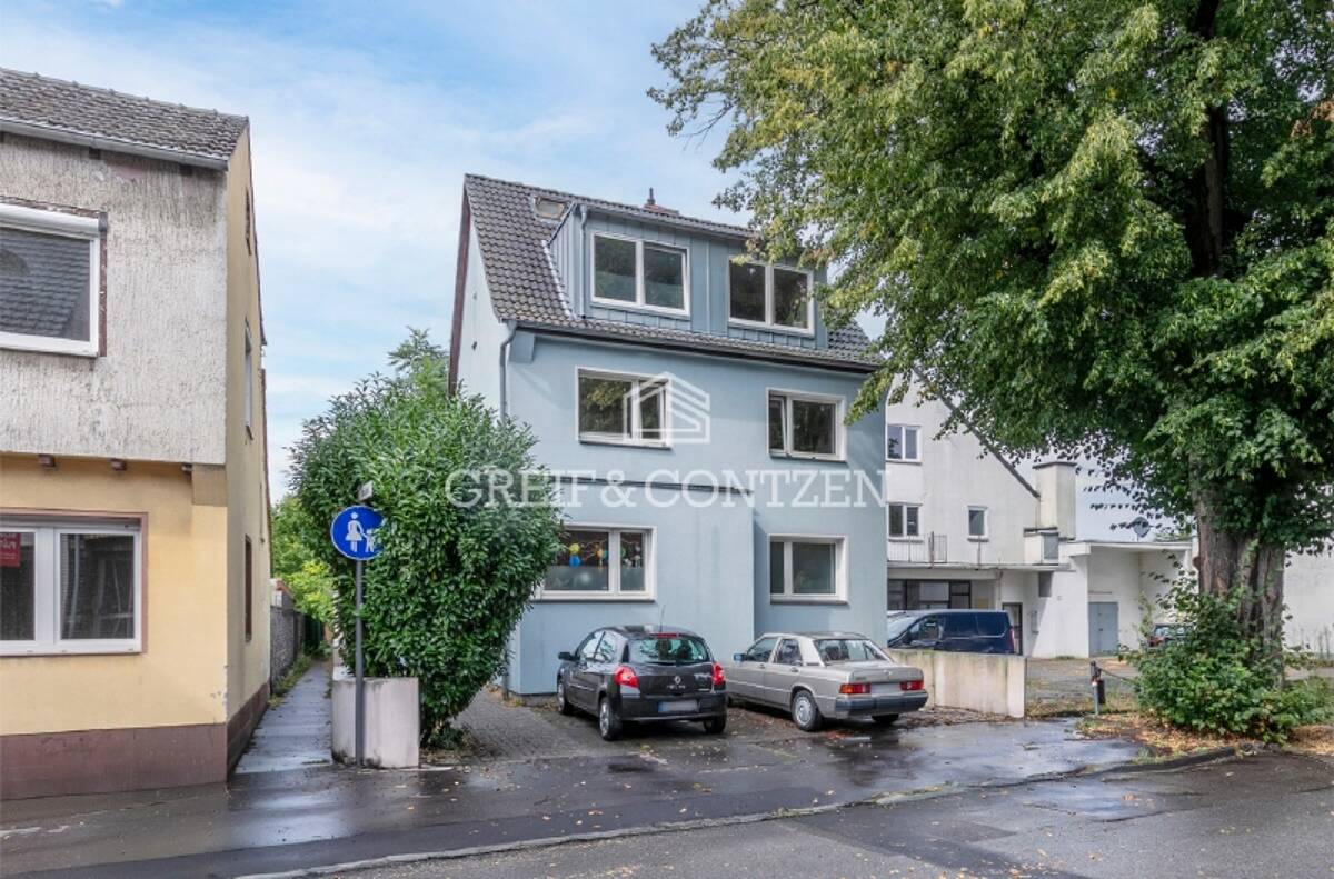 Zwei-Parteienhaus in Köln-Lövenich zur Selbstnutzung oder Neuvermietung – 50859 Köln – Bild 1 von 9