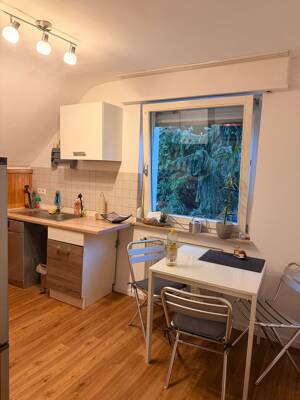 ++ S-Untertürkheim: Schöne 3-Zi.-DG-Wohnung + TL-Bad + Keller + gute Lage ++ – 70327 Stuttgart – Vorschaubild 4