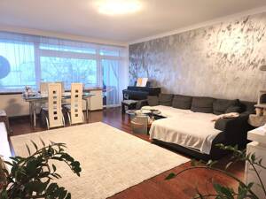 Gelegenheit: Geräumige 4-Zimmer-Wohnung (96 m² Wohnfläche) mit 2 Balkonen, in Regensburg (Westenviertel)