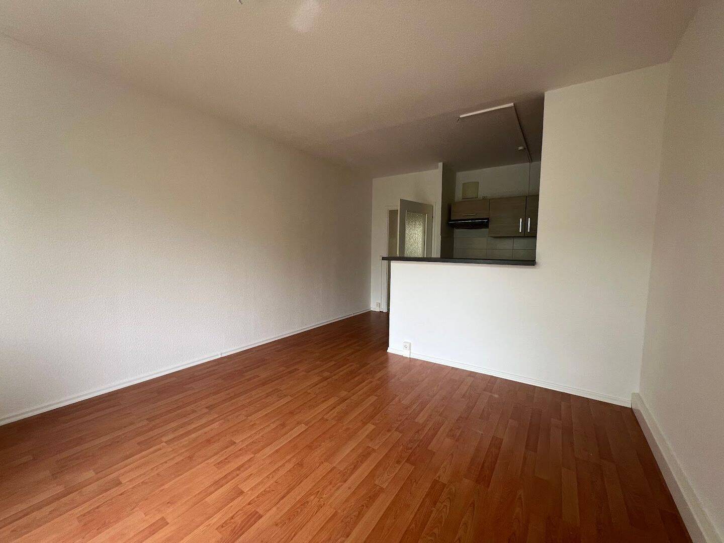 2-Zimmer-Wohnung bequem mit EINBAUKÜCHE – Chemnitz – Vorschaubild 8