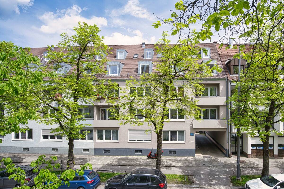 Kapitalanlage in Schwabing-West – Vermietete 2-ZKB mit Eigenbedarfsperspektive | Provisionsfrei – 80809 München – Bild 1 von 3