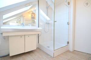 Modern eingerichtetes WG-Zimmer in Neu-Ulm/Offenhausen – 89231 Neu-Ulm – Vorschaubild 6