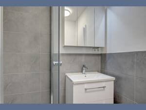 Möbliert: Großzügige 1-Zimmer Wohnung mit Balkon – 80997 München – Vorschaubild 9