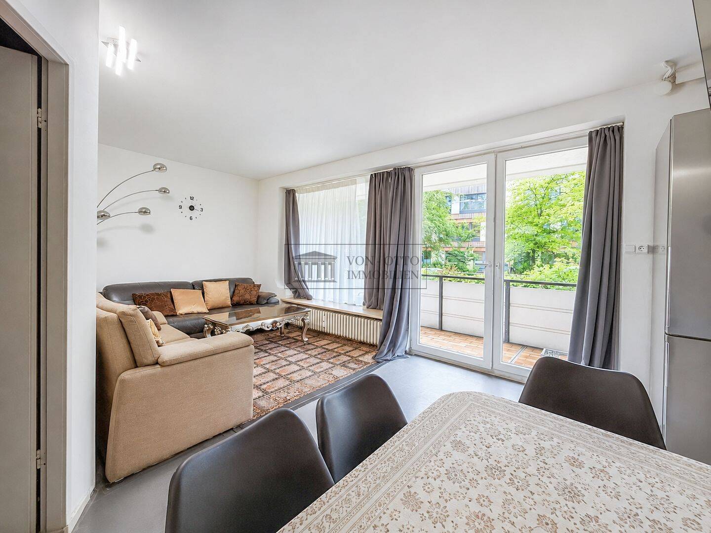 Charmante 2 Zimmer Wohnung mit Balkon, Keller und Stellplatz – Hamburg – Vorschaubild 2
