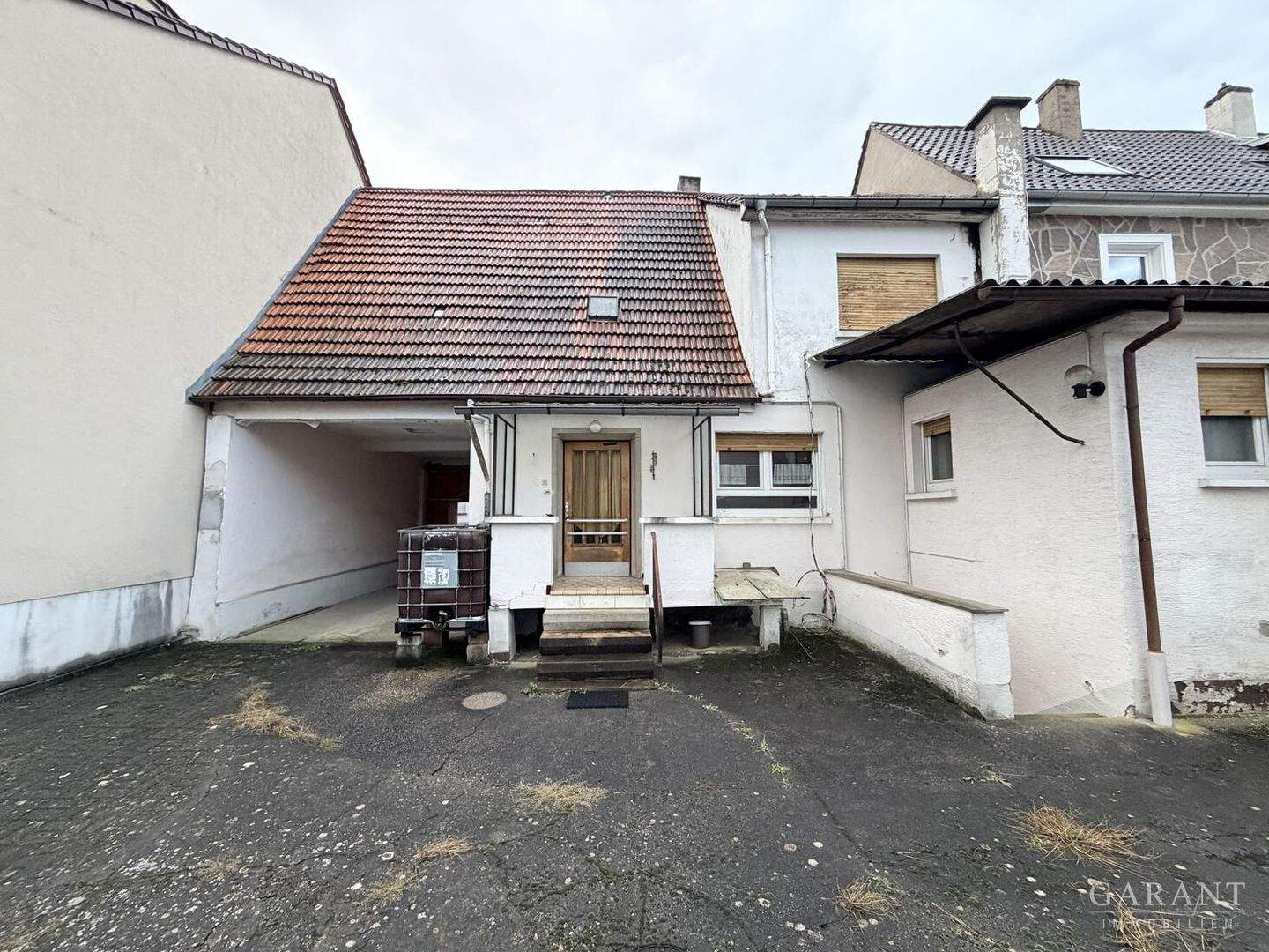 Reihenmittelhaus sucht Handwerker – Sankt Leon-Rot – Bild 1 von 9