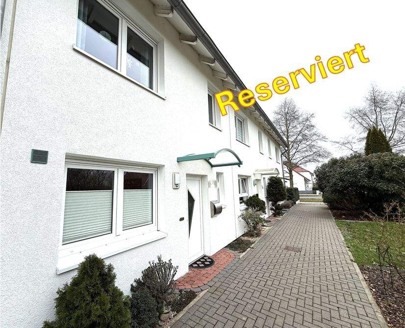 Modernes Reihenhaus mit Carport in ruhiger Lage... – Langenhagen – Bild 1 von 9