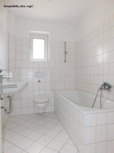 Einziehen und Wohlfühlen - renovierte 4-Zimmer-Wohnung im 1. OG mit Balkon... – Krefeld – Vorschaubild 8