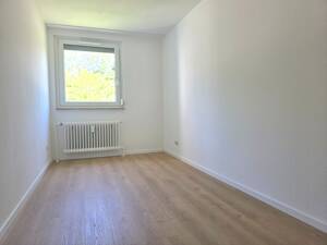 Leerstehende, energetisch sanierte 4 Zimmerwohnung – 81737 München – Vorschaubild 3
