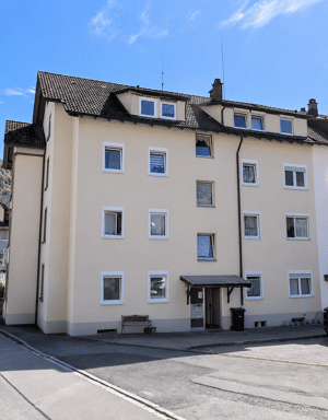 Kapitalanlage in Zell im Wiesental – Vermietete 3-Zimmer-Wohnung mit Stellplatz – 79669 Zell im Wiesental – Vorschaubild 1
