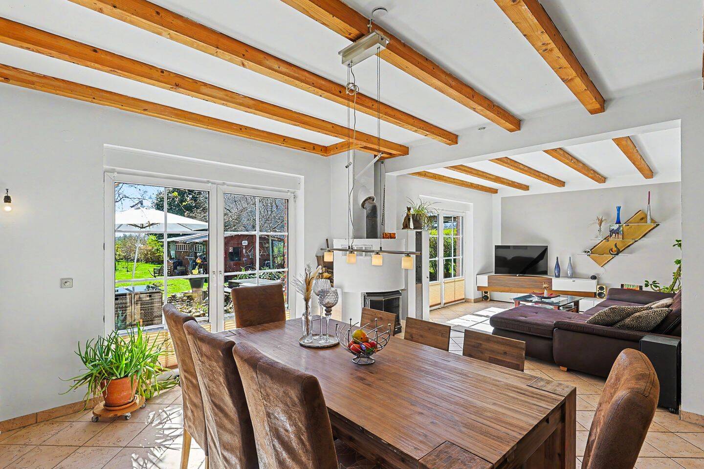 Idyllisches EFH mit Südwestgarten, 165,5 m² Wohnfläche/Nutzfläche und Feldrandlage auf 2.500 m²