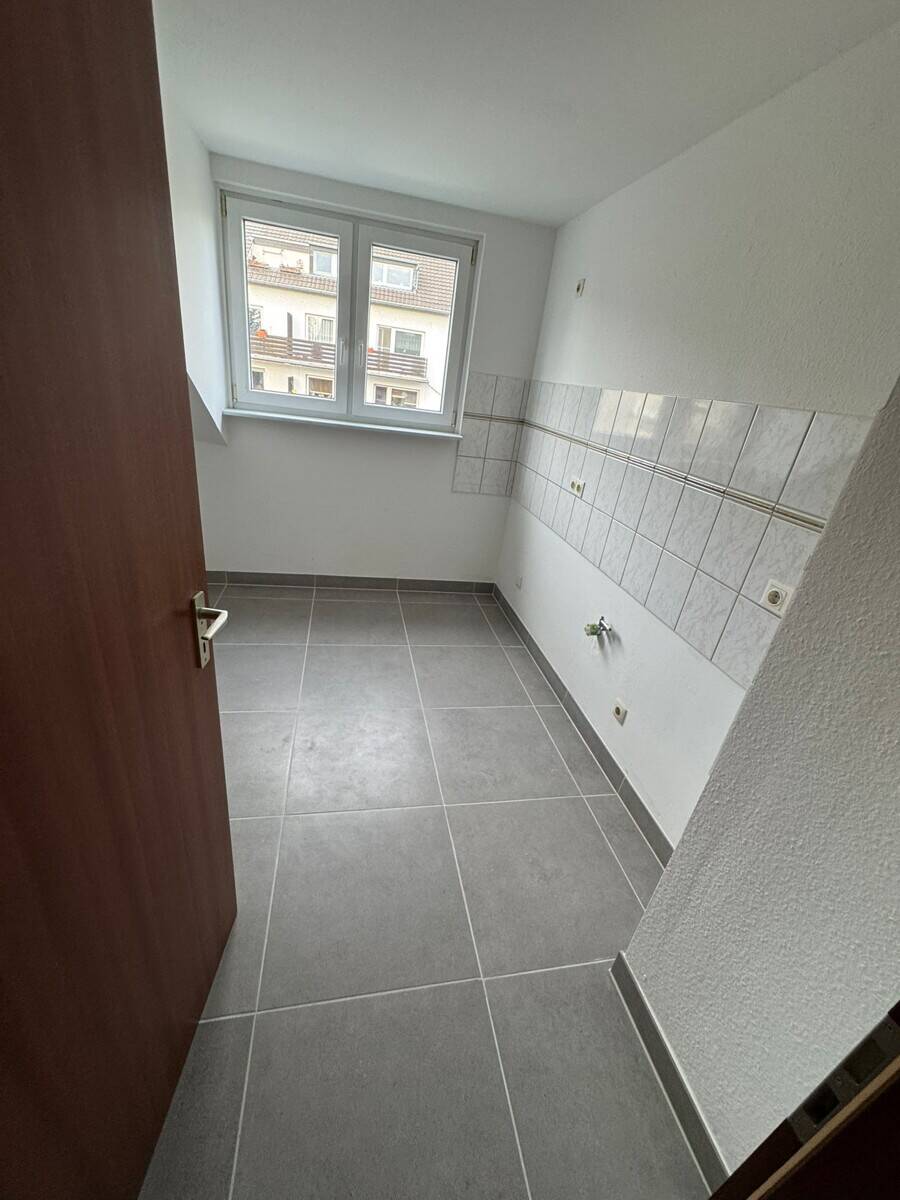WG-Zimmer mit Balkon / Köln-Porz / 15 Min zum Flughafen (CGN) – Köln – Vorschaubild 3