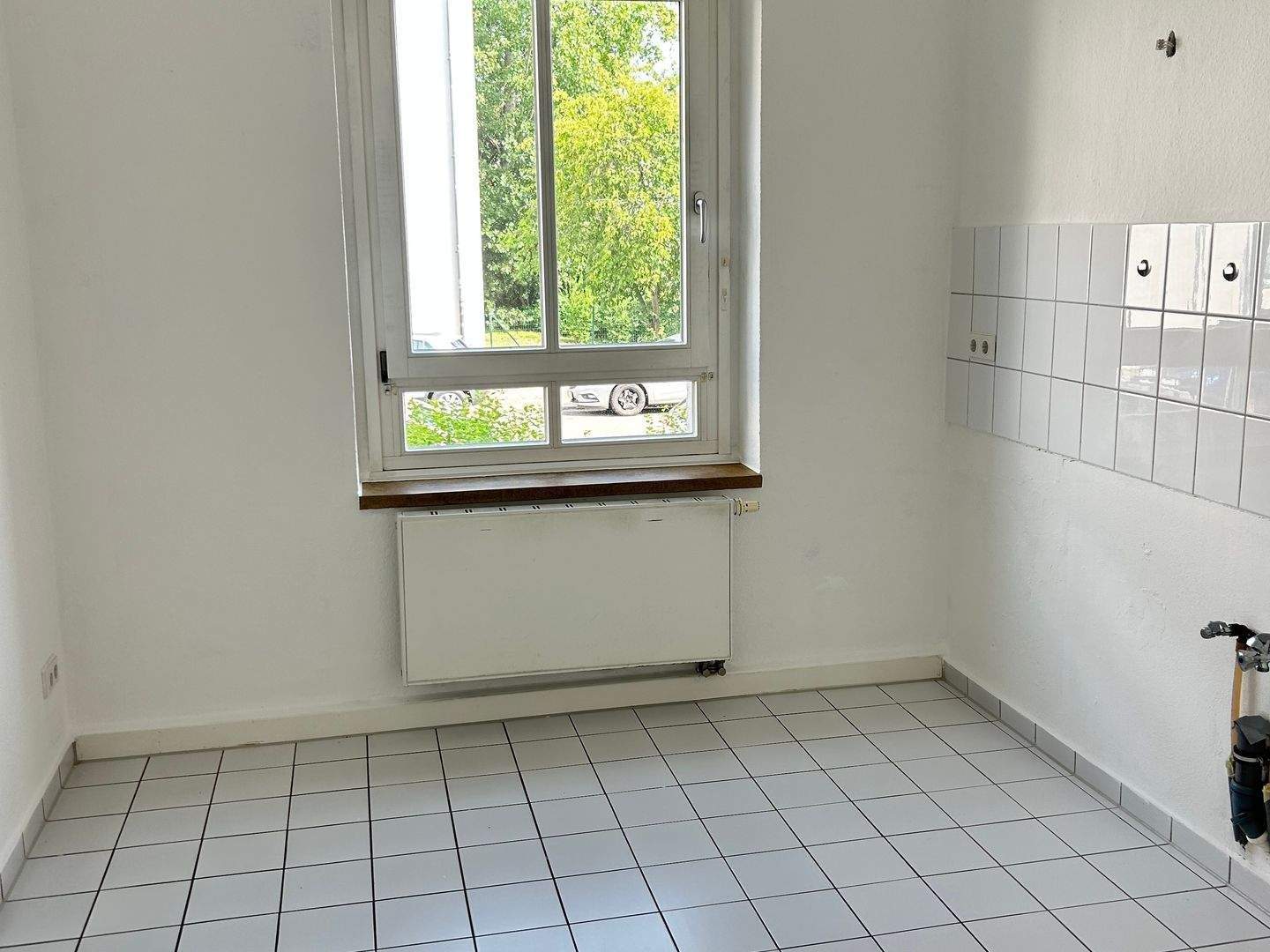 ATTRAKTIVE WOHNUNG MIT SÜD - BALKON SUCHT NETTEN MIETER !!! – Chemnitz – Vorschaubild 3