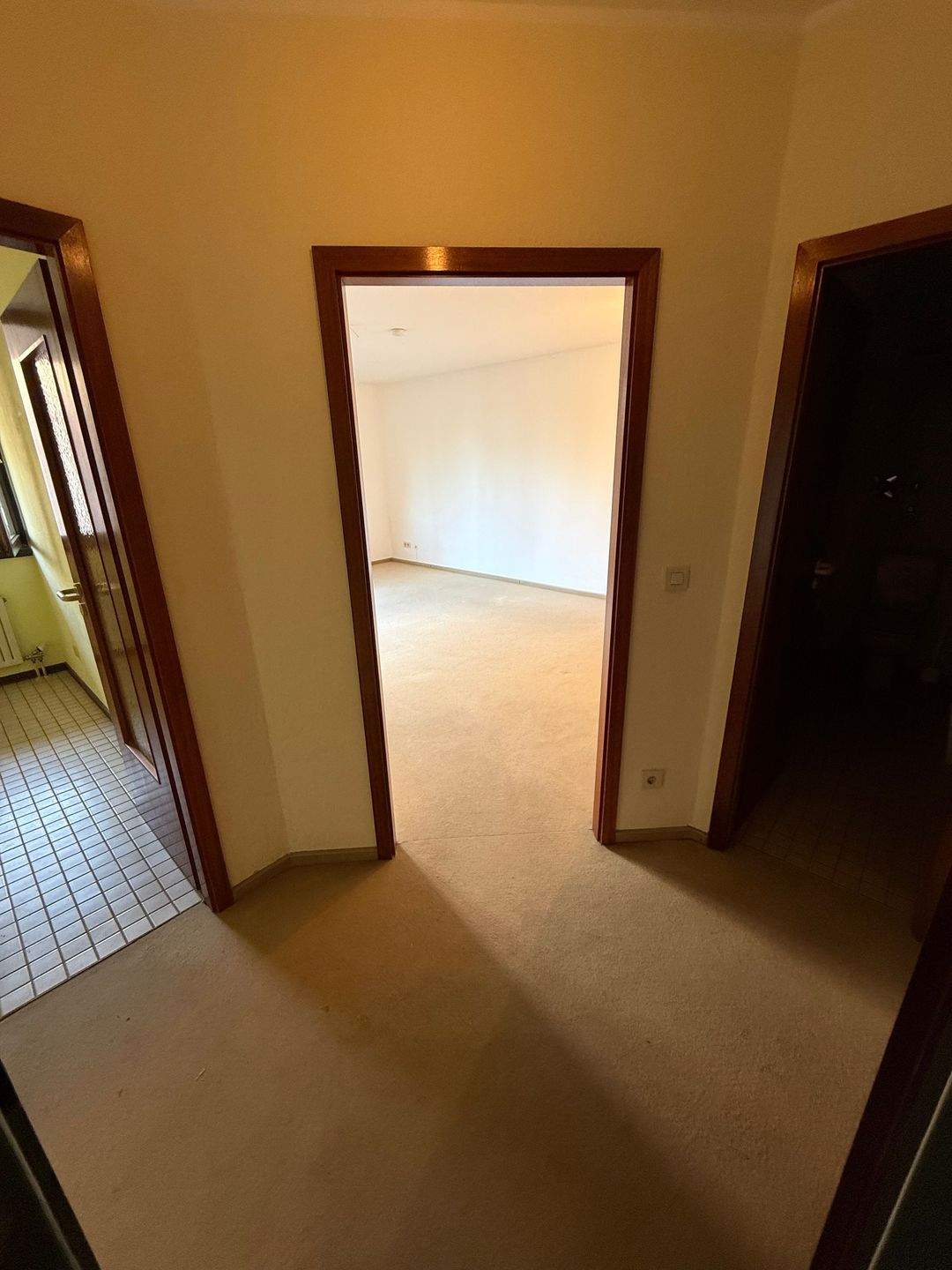 BONN-AUERBERG: Gut geschnittene 2-Zimmer-Wohnung in gepflegter Wohnanlage – Bonn – Vorschaubild 2