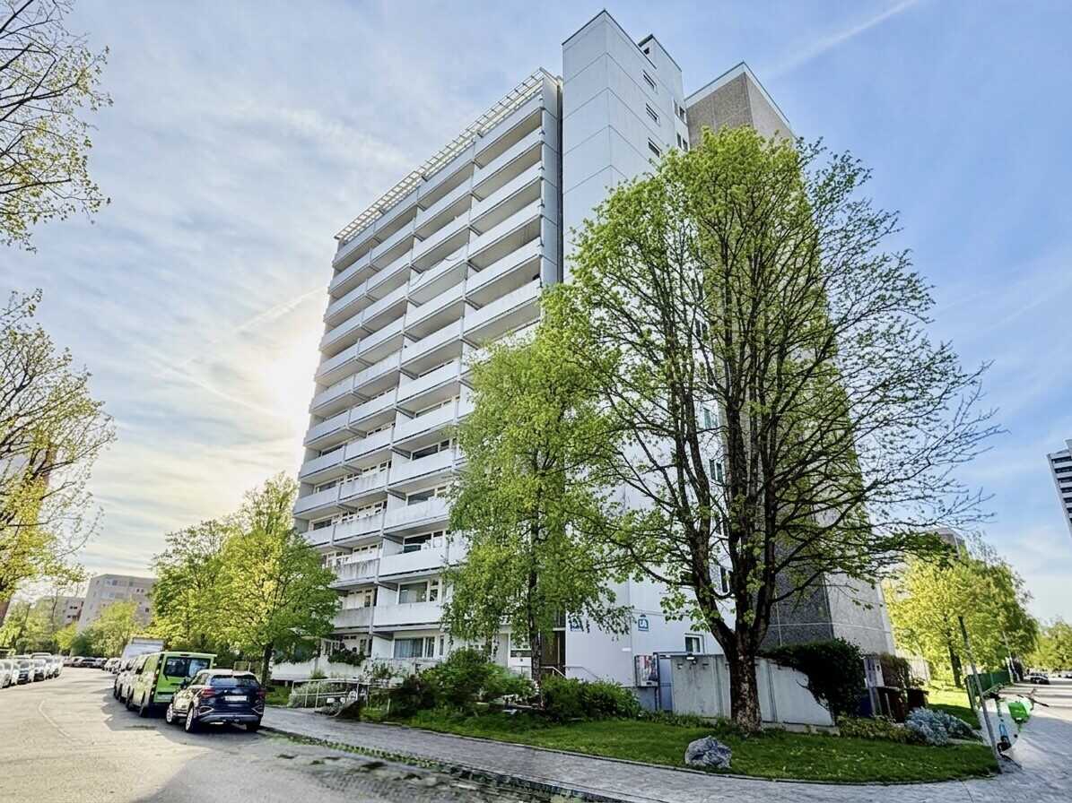 Renoviert & flexibel nutzbar - Apartment mit Panoramablick, großem Balkon und TG-Stellplatz – München – Vorschaubild 9