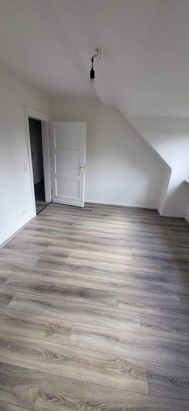 3 Zimmer Dachgeschosswohnung in Homberg.. – Duisburg – Vorschaubild 8