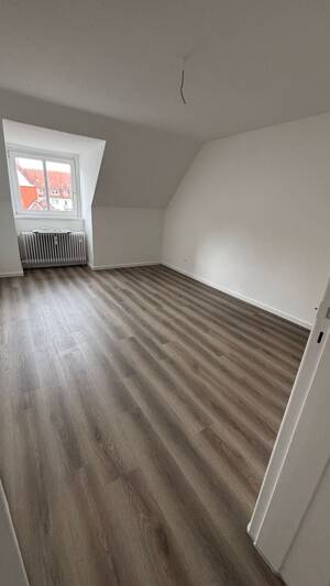 Wohnen auf der Altstadtinsel - Renovierte 3 Zimmerdachgeschosswohnung in der Beckergrube – 23552 Lübeck – Vorschaubild 2