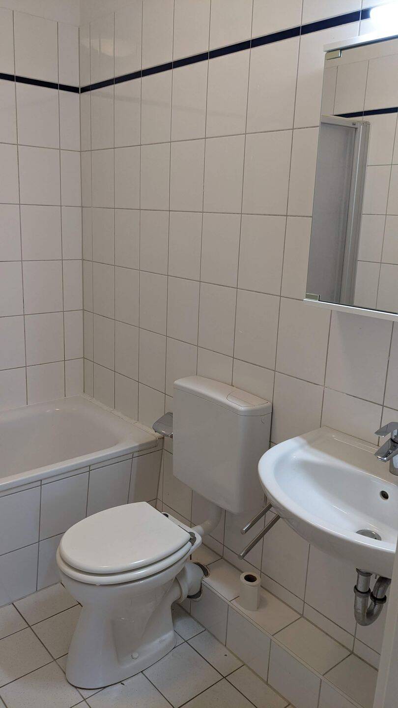Sehr gut geschnittene 3- Zimmerwohnung mit großer Wohnküche in Hamburg-Horn – Hamburg – Vorschaubild 8