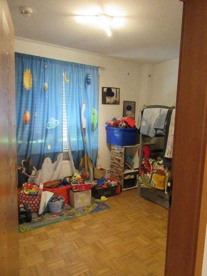 Provisionsfrei* Doppelhaushälfte mit zwei separaten Wohneinheiten, Stellplätzen, Balkon und Terrasse – Göppingen – Vorschaubild 3