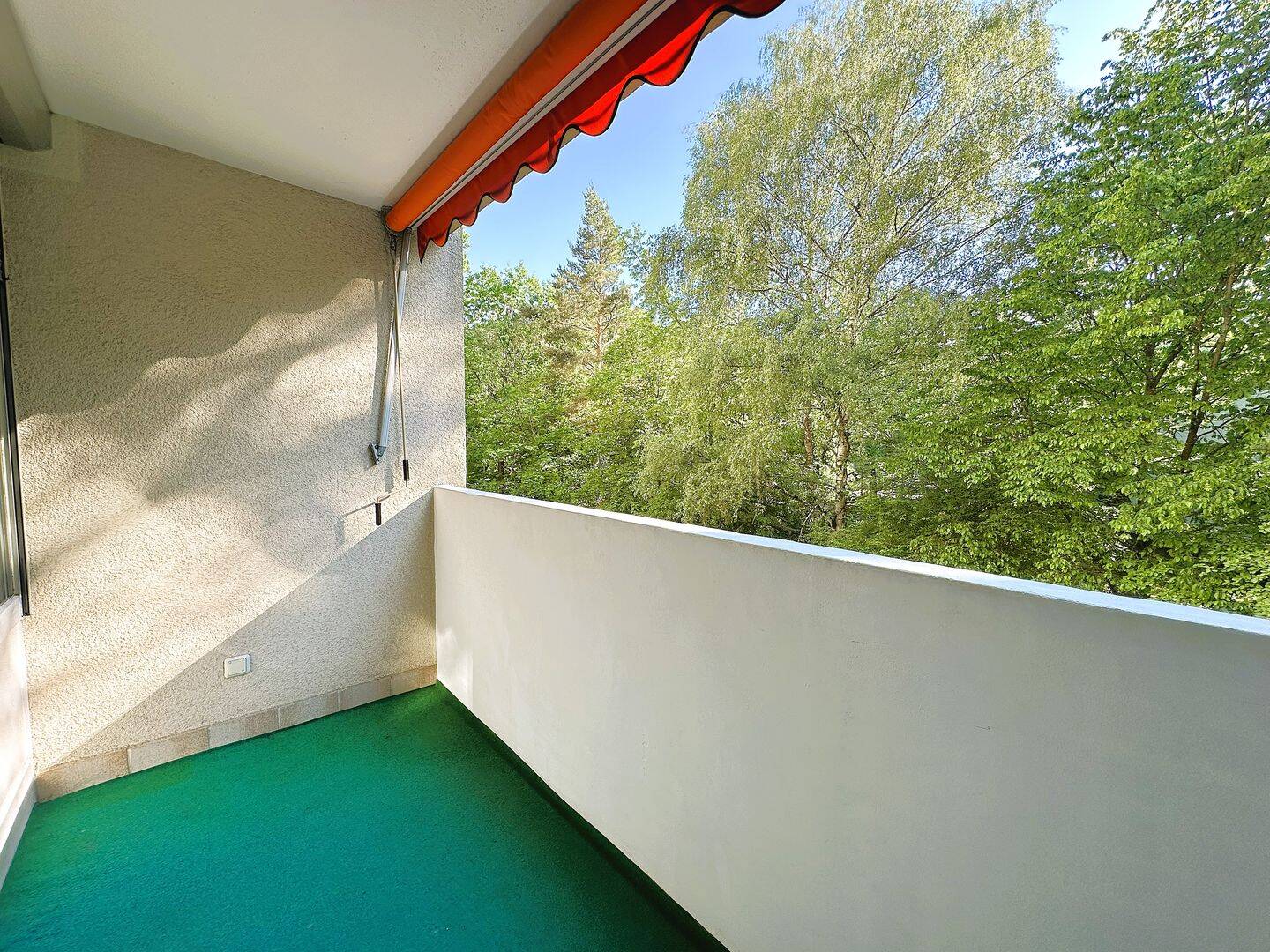 ... BLICK INS GRÜNE ... 3-ZIMMER-WOHNUNG MIT LOGGIA IN RUHIGER LAGE ... – Nürnberg – Vorschaubild 5