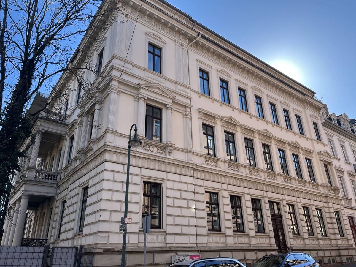 U.S. Housing Accepted: 4-Room Apartment with Kitchen and Parking Space Near the Train Station – 65185 Wiesbaden – Bild 1 von 8