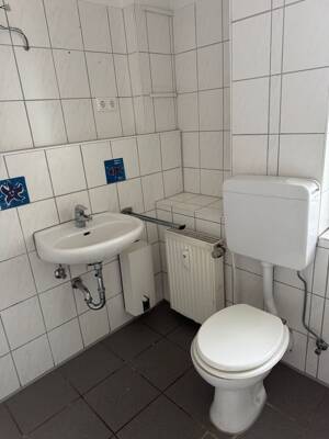 Attraktive und hervorragend geschnittene Altbau-3-Zimmer-Erdgeschosswohnung in der Bahnstraße 11, 47166 Duisburg (Renovierung erfolgt im August) – 47166 Duisburg – Vorschaubild 6