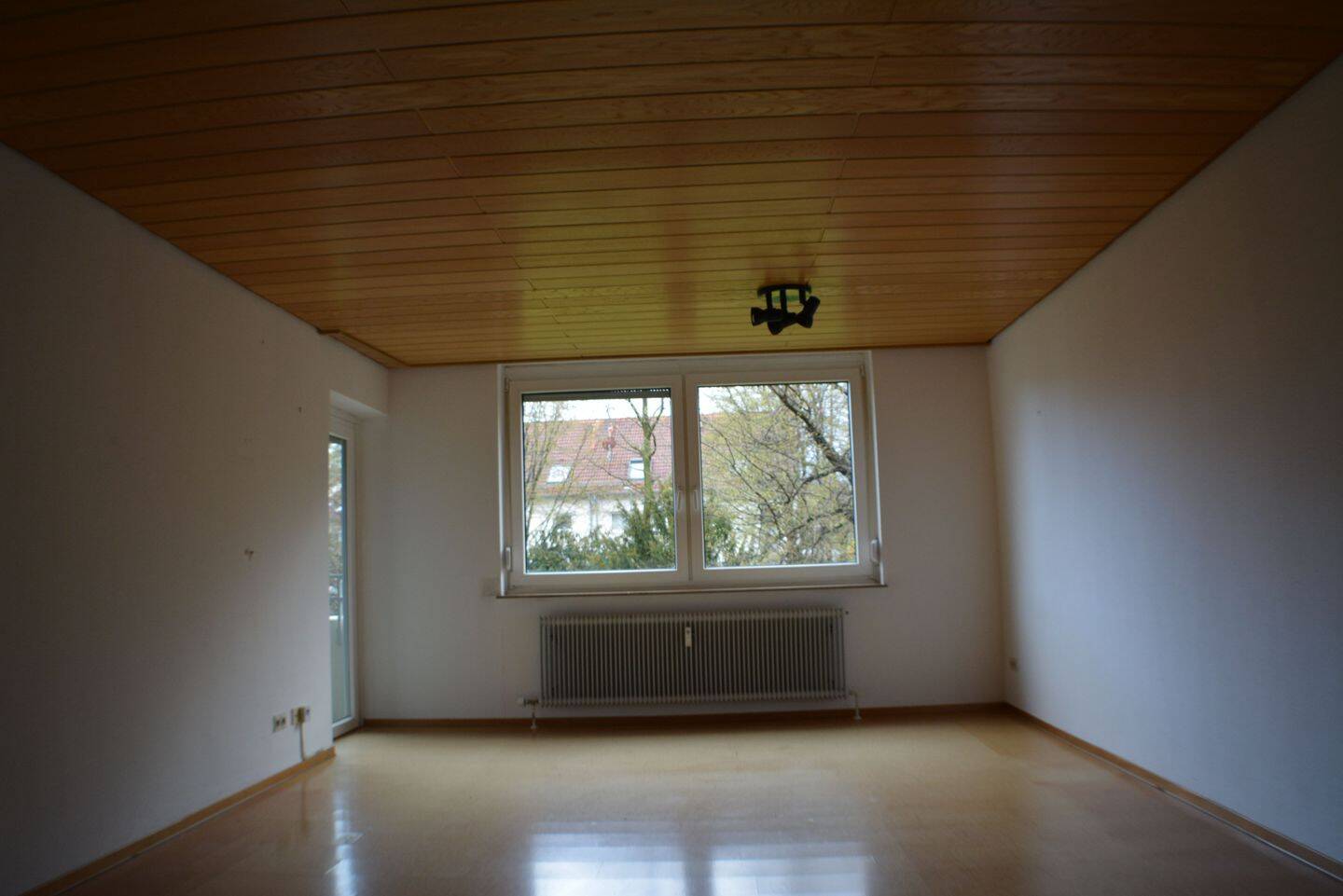 **Attraktive 4-Zimmer-Wohnung in Reutlingen –Hohbuch ** – Reutlingen – Vorschaubild 2