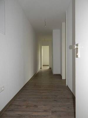 Bald verfügbar! 2 Zimmerwohnung mit Balkon. WBS erforderlich. – 44577 Castrop-Rauxel – Vorschaubild 2