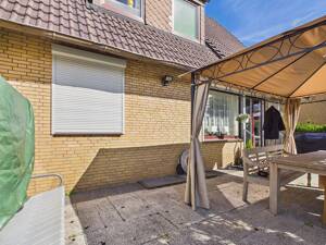 Gepflegtes Einfamilienhaus mit großem Garten, Balkon, Terrasse, Garage inkl. Ausbaureserve in Lübeck – 23569 Lübeck – Vorschaubild 5