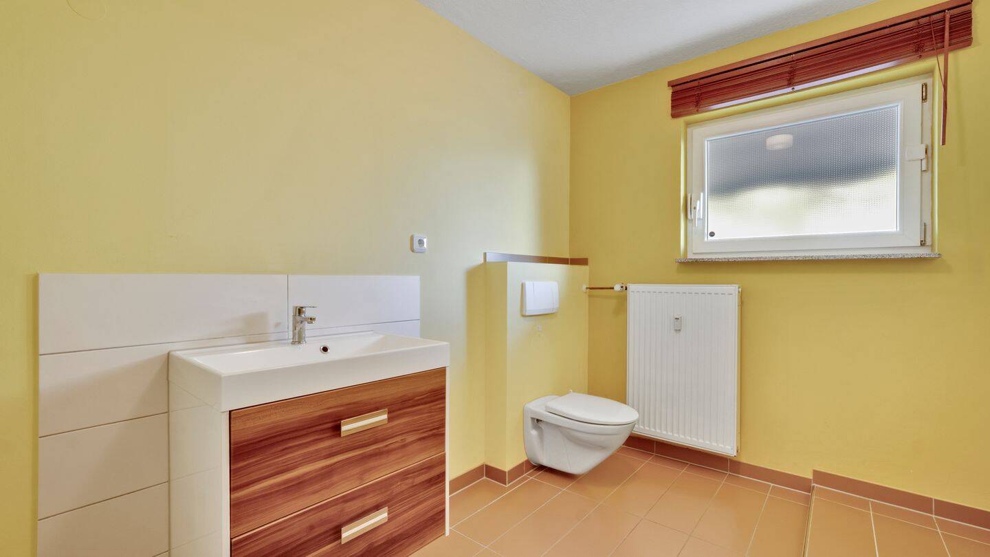 Panoramatraum! Modernisiertes ZFH mit ELW in ruhiger Lage in Untersteinach (Kulmbach) – Untersteinach – Vorschaubild 9