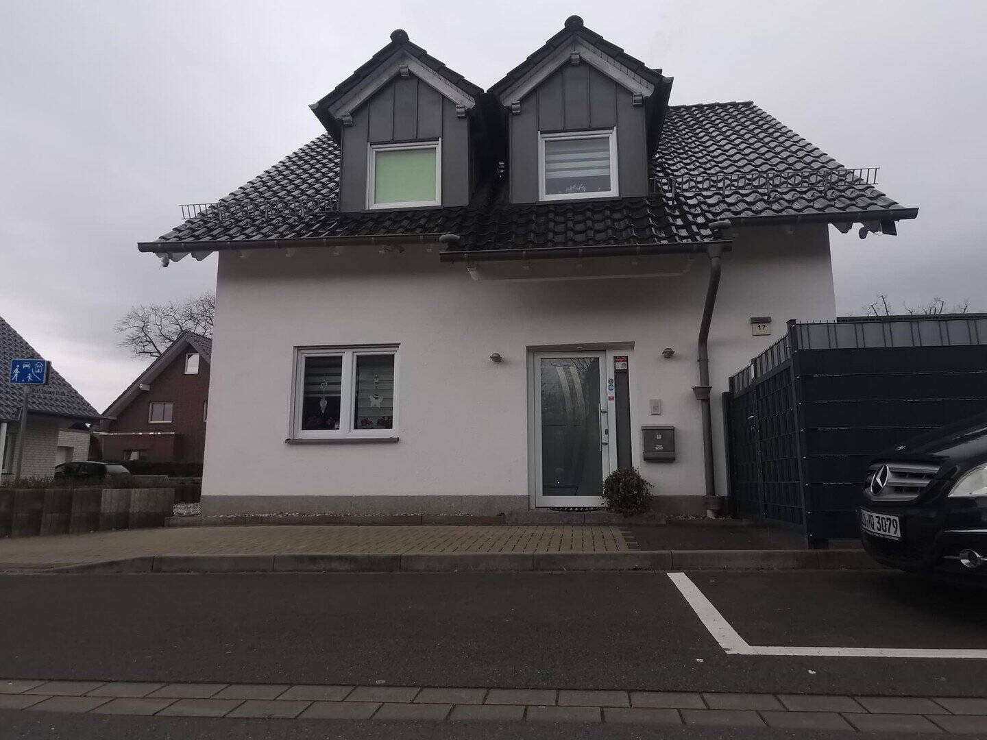 Einfamilienhaus mit Einliegerwohnung in 59457 Werl zu verkaufen – Werl – Bild 1 von 9
