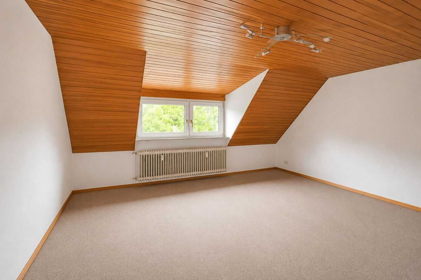 Bezugsfreie 3,5-Zimmer-Wohnung mit Garage in Stuttgart-Kaltental – Stuttgart – Vorschaubild 2
