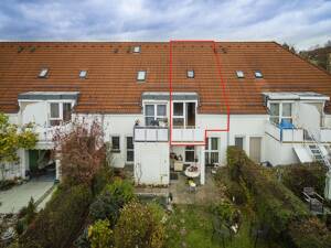 +++ individuelle DG-Maisonette mit separatem Zugang - S-Balkon mit Blick ins Grüne - renoviert - inkl. EBK & Kfz-Stpl...