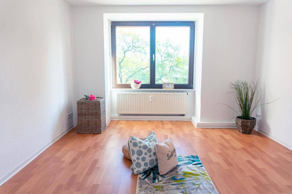 NEU sanierte Erdgeschosswohnung in ruhiger Seitenstraße