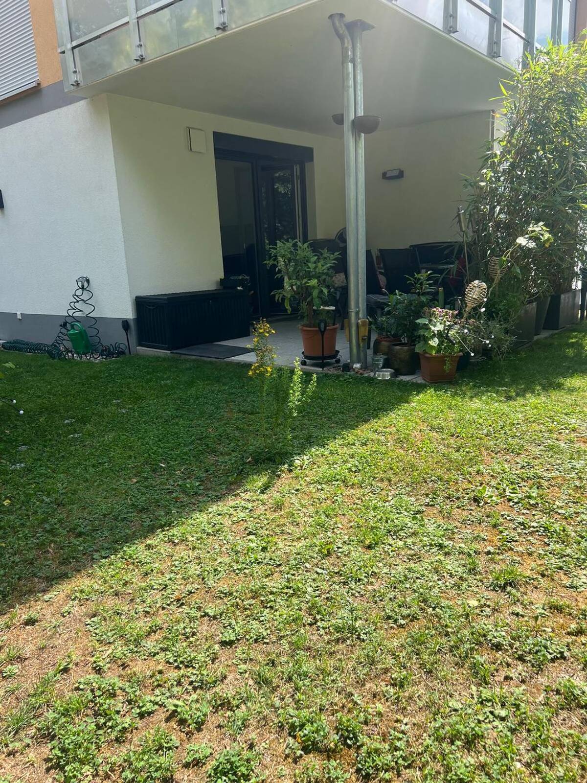 Moderne Zweizimmerwohnung mit zwei Terrassen, Gartenanteil und hochwertiger Ausstattung – 90431 Nürnberg – Bild 1 von 9