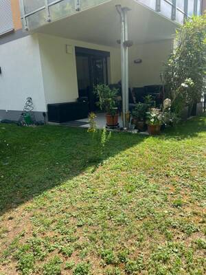 Moderne Zweizimmerwohnung mit zwei Terrassen, Gartenanteil und hochwertiger Ausstattung