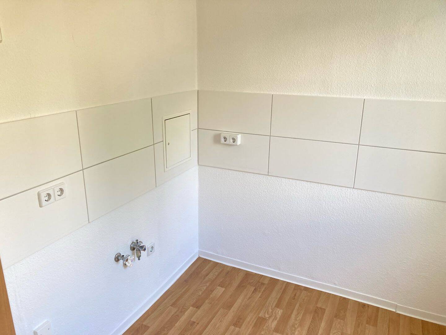 Ein Zimmer + Balkon!!! – Magdeburg – Vorschaubild 3
