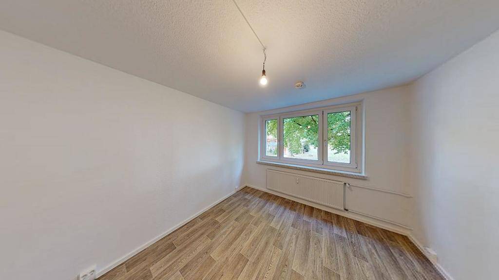 Großzügige 2-Raum-Erdgeschosswohnung mit Tageslichtbad – Chemnitz – Vorschaubild 2