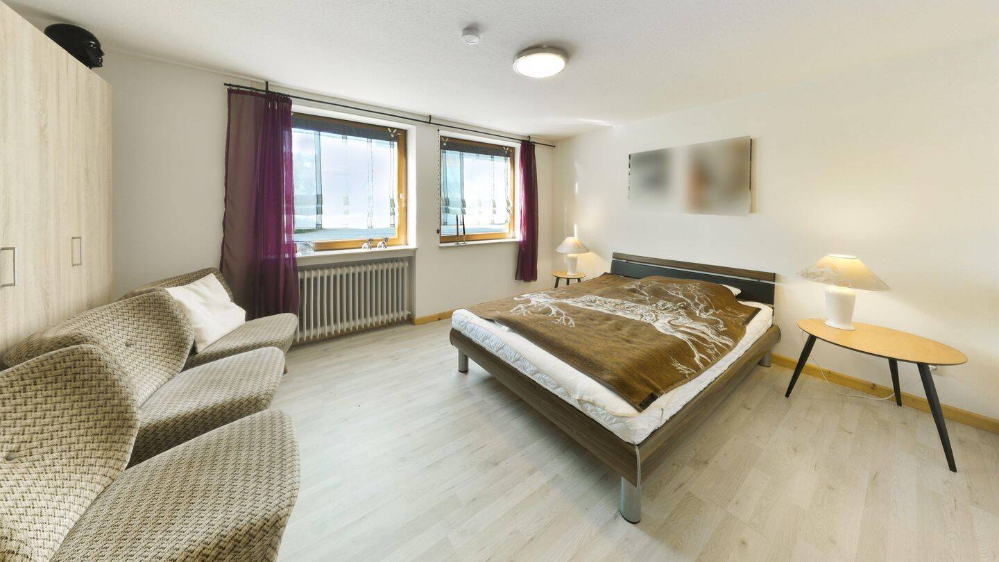 Einfamilienhaus mit großem Garten, Einlieger-/ Gäste-Wohnung und Ausbaupotenzial – Bösingen – Vorschaubild 9