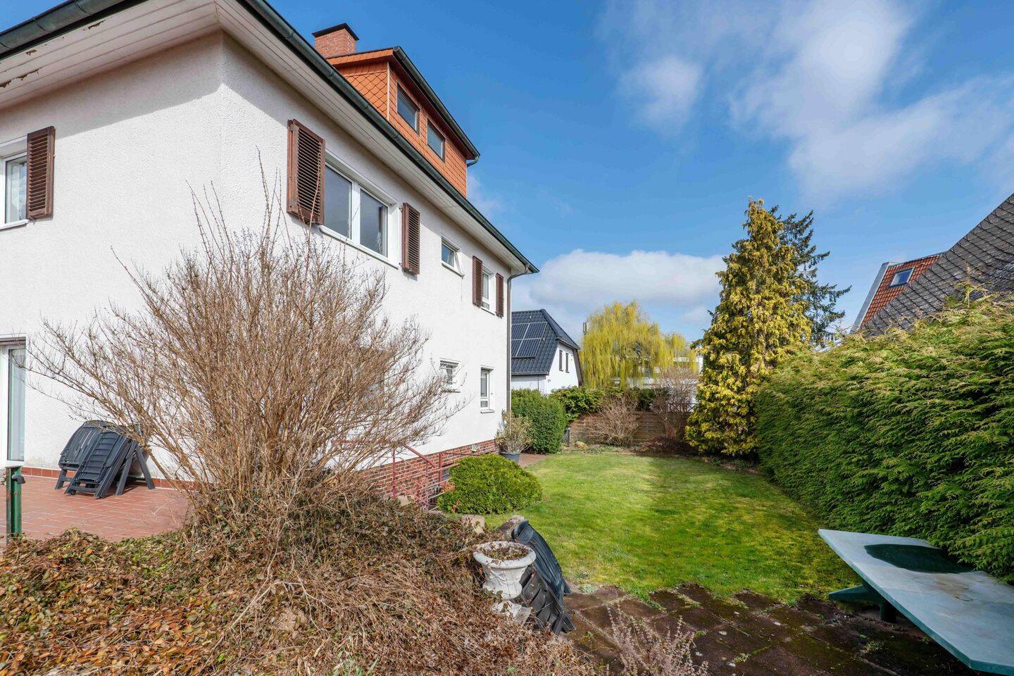 Vielseitiges Zweifamilienhaus in Lichterfelde mit drei Wohneinheiten, großer Terrasse und flexiblem Wohnkonzept – Berlin – Vorschaubild 2