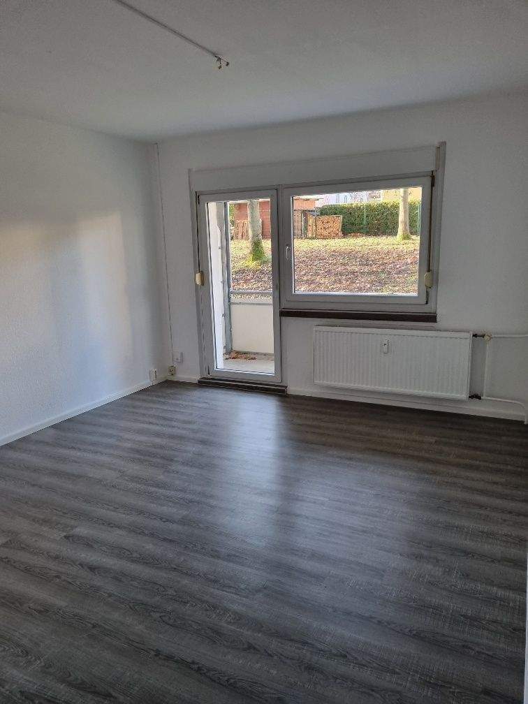 Kleine 3 Raumwohnung mit Eibauküche zum Wohlfühlen – Chemnitz – Vorschaubild 2