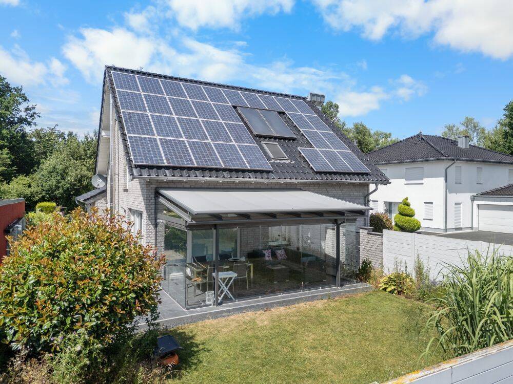 Tolles freistehendes Einfamilienhaus mit Doppelgarage, Wintergarten, Garten usw. in Inden / Altdorf – Inden – Vorschaubild 2