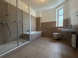 *** Großzügige 2-Zi-Wohnung sucht neue Bewohner ***