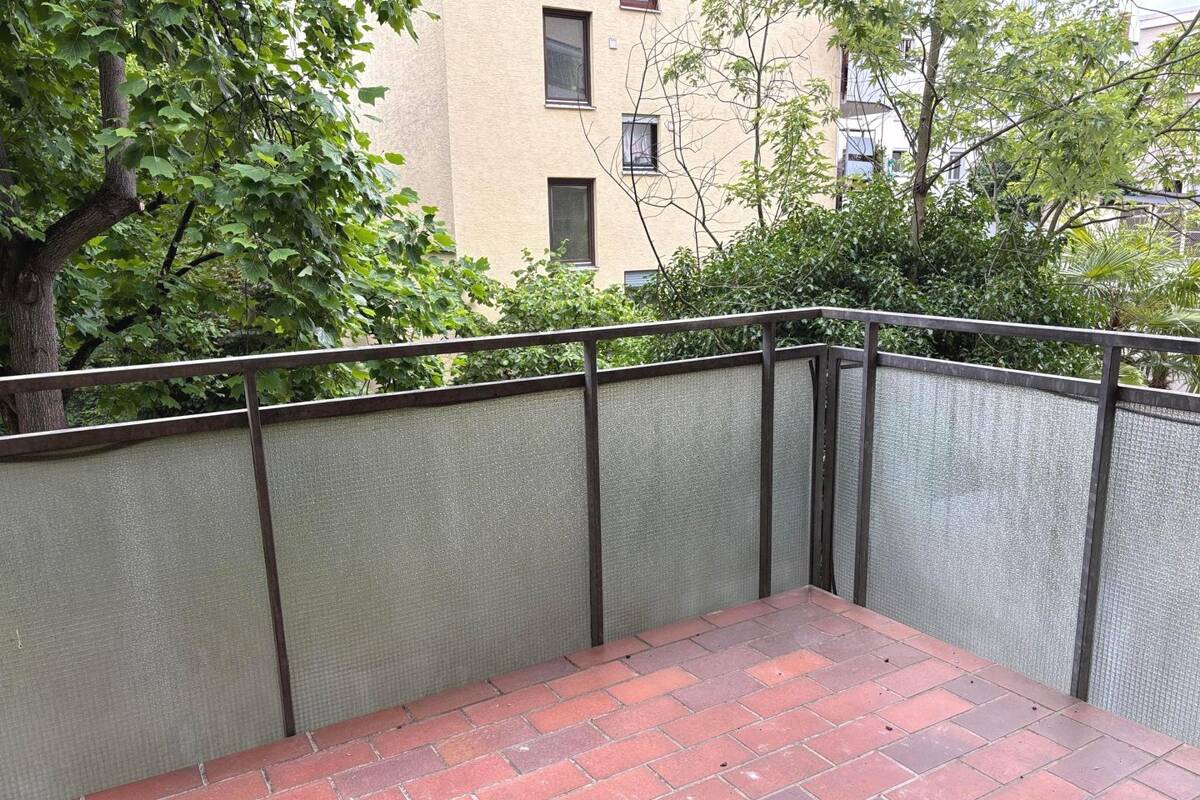 Attraktive 2-Zimmer-Eigentumswohnung mit Balkon und TG-Stellplatz in zentraler Lage – 70190 Stuttgart – Bild 1 von 9