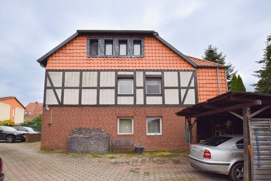 Gepflegtes Mehrfamilienhaus in Wolfsburg-Ehmen!