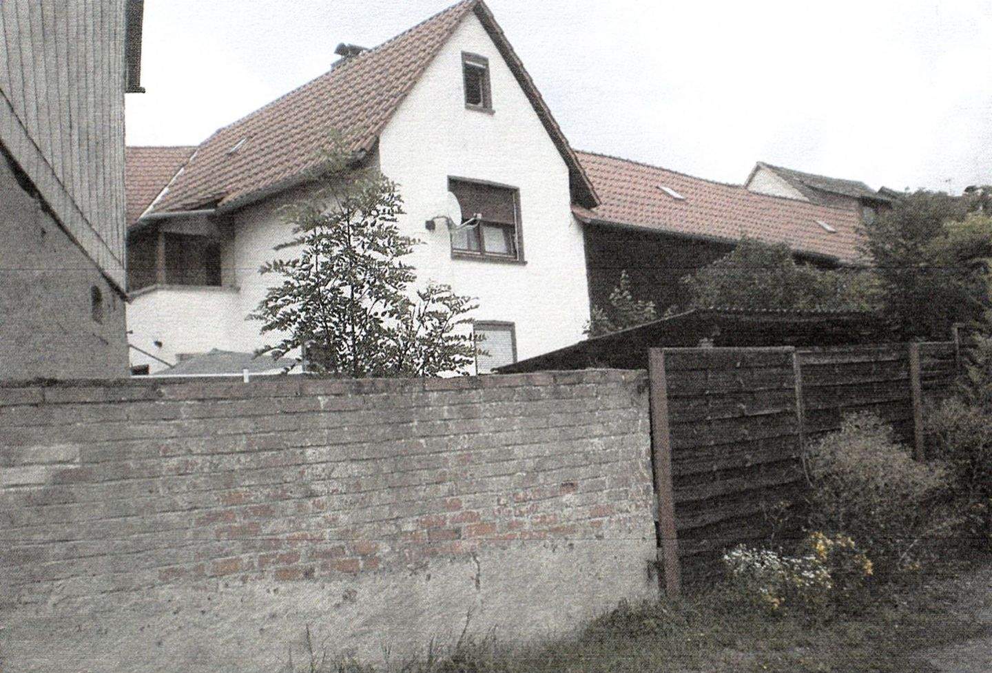 Einfamilienwohnhaus mit Werkstatt in Waldsolms – Waldsolms – Bild 1 von 5