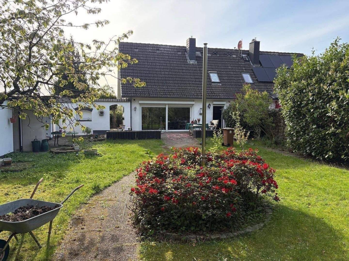 Familienfreundliche DHH mit 5 Zimmern, sonniger Terrasse & großem Garten