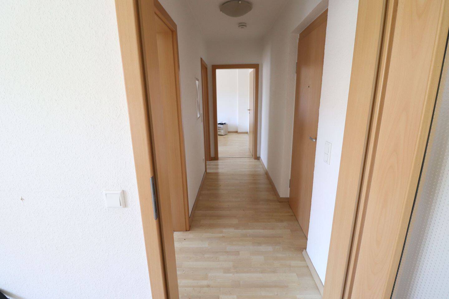 Ab 01.09. 2,5-Raum Wohnung bald mit Balkon inkl. Treppenhausreinigung, Winterdienst – Oberhausen – Vorschaubild 2